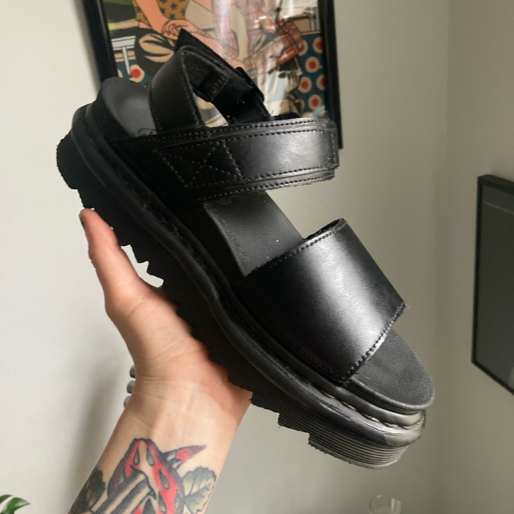 Dr Martens Voss sandals in black hydro leather